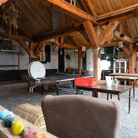 In Near Limburg Hills Nyaraló *