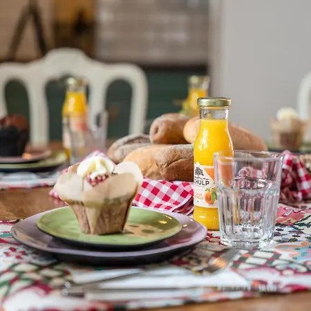 In Near Limburg Hills Nyaraló *